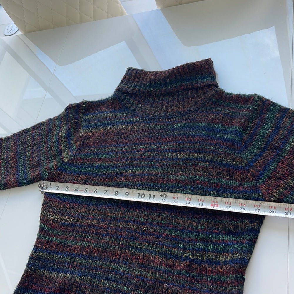 Beautiful pattern Sweater - Picture 6 of 10